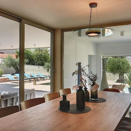 酒店 Moderne Mit Pool Und Meerblick, Klimaanlage Und Wifi Fuer 10 Personen 普拉