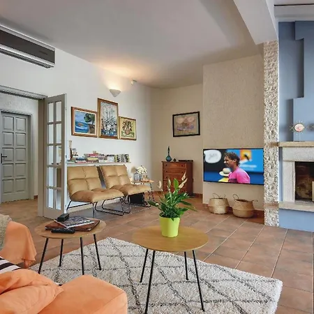 酒店 Moderne Mit Pool Und Meerblick, Klimaanlage Und Wifi Fuer 10 Personen *